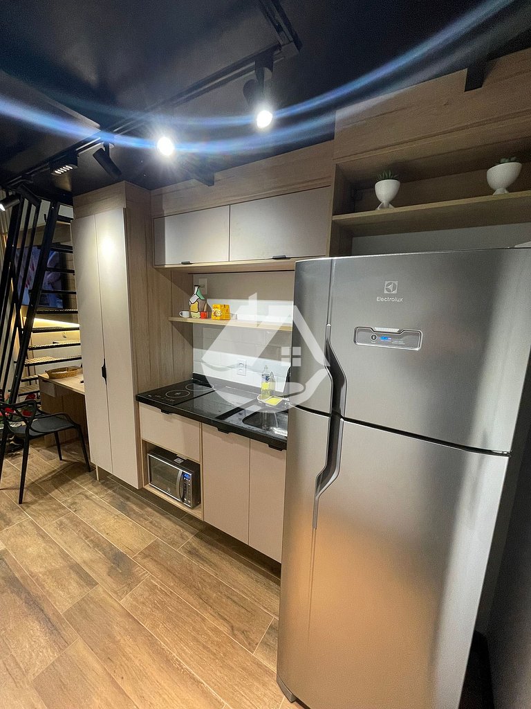 Loft com pé direito Alto - Perto do metrô Brooklin
