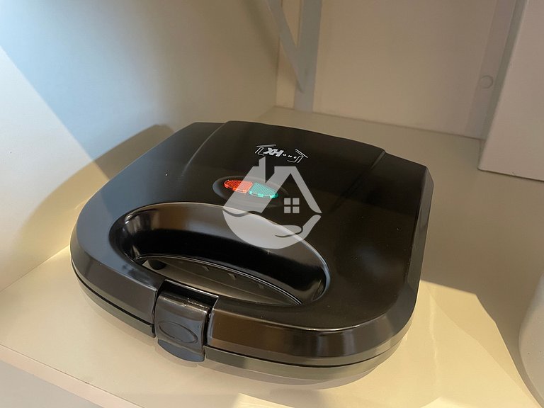 Studio completo - 3min do metrô - Faria Lima