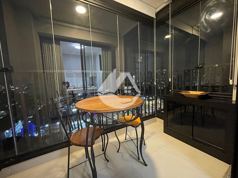 Estudio en piso alto - Piscina climatizada