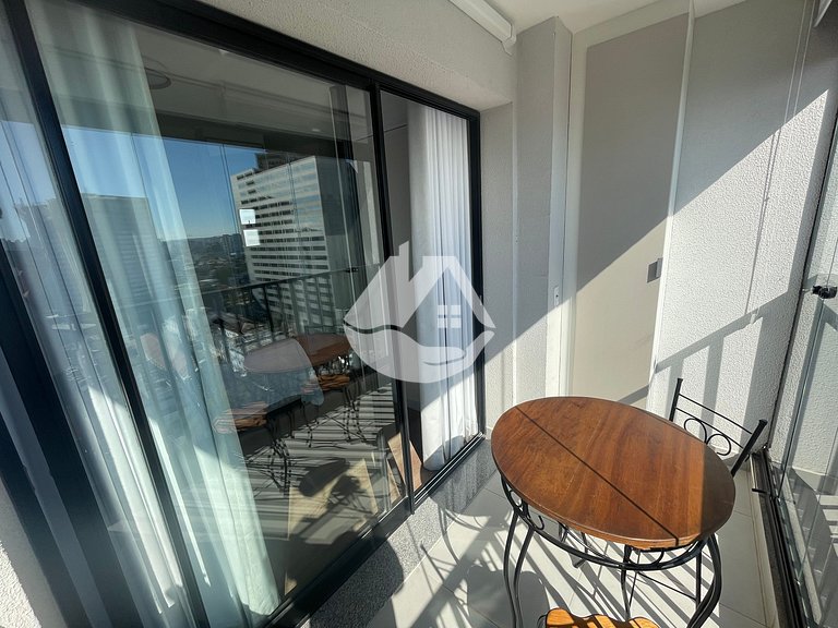 Estudio en piso alto - Piscina climatizada