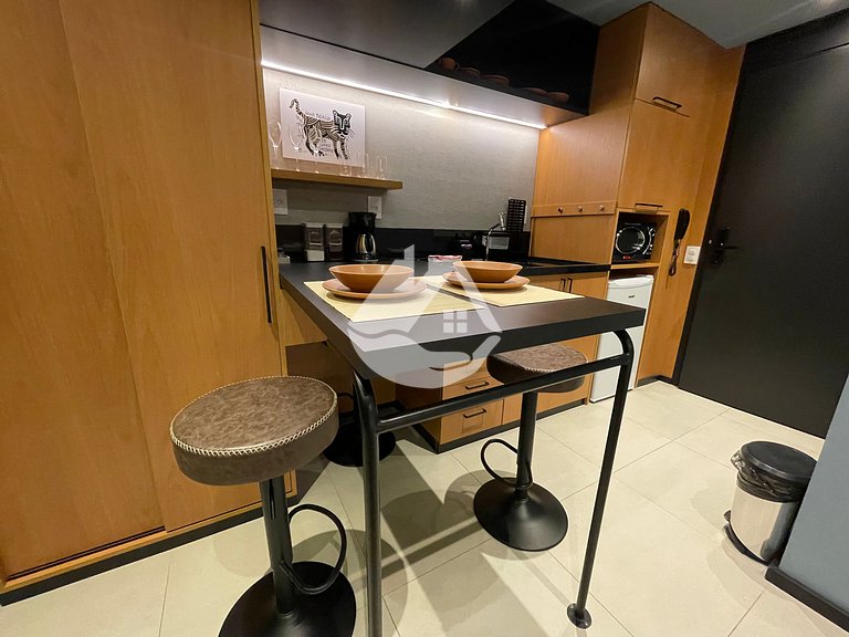 Modern and fully equipped studio in Consolação.