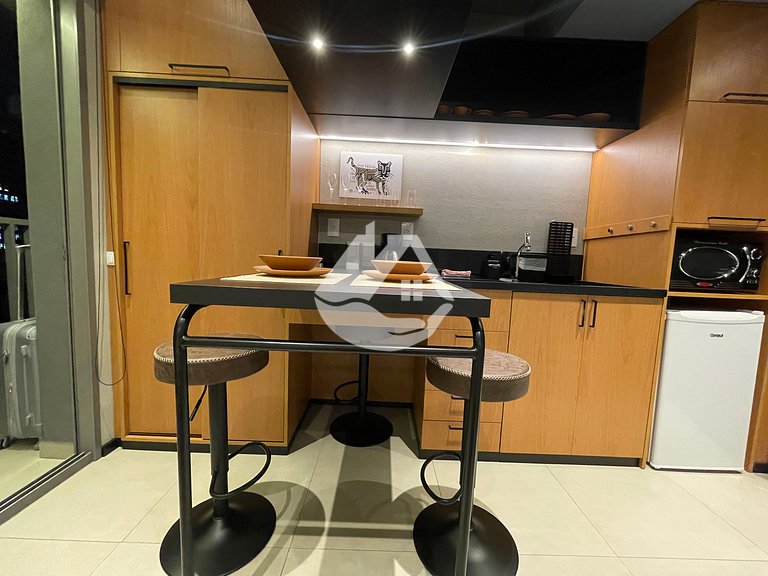 Modern and fully equipped studio in Consolação.