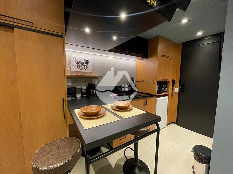 Modern and fully equipped studio in Consolação.