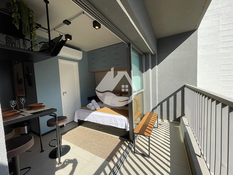 Modern and fully equipped studio in Consolação.