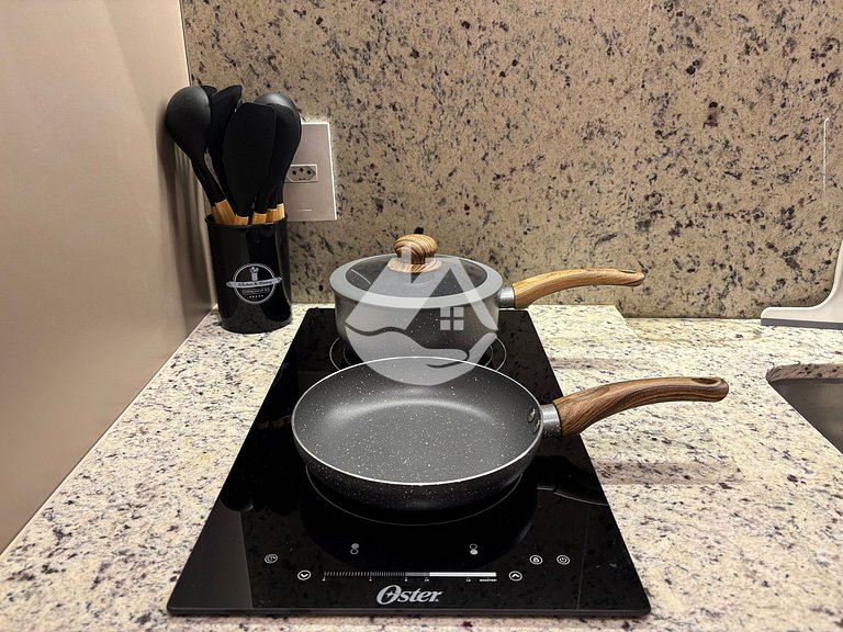 Studio elegante em frente ao metrô Vila Madalena