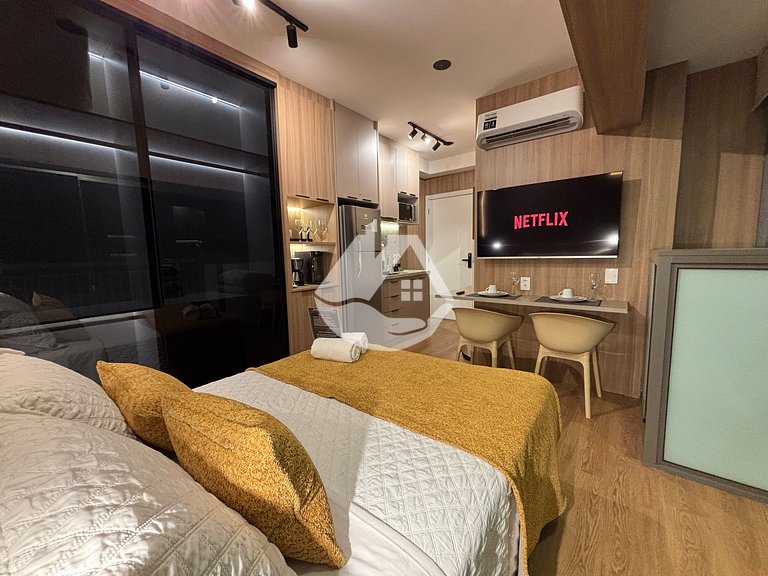 Studio elegante em frente ao metrô Vila Madalena