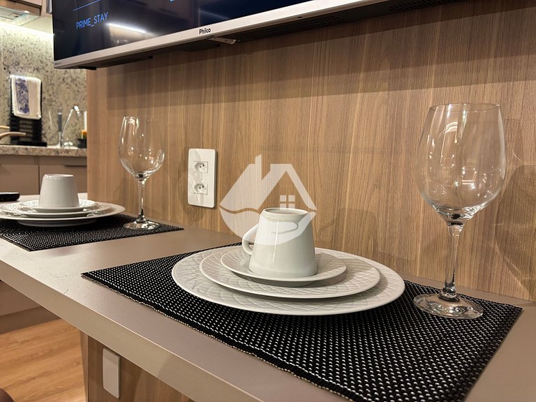 Studio elegante em frente ao metrô Vila Madalena