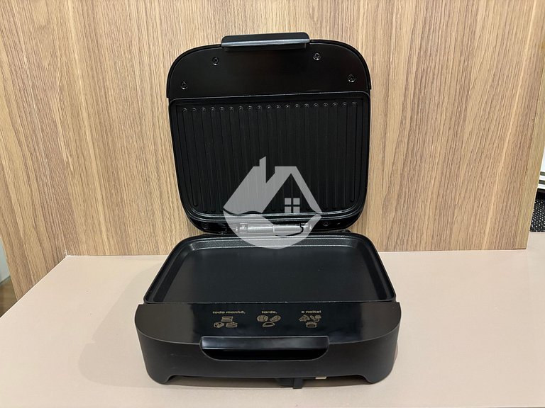 Stylish studio apartment across from Vila Madalena metro sta