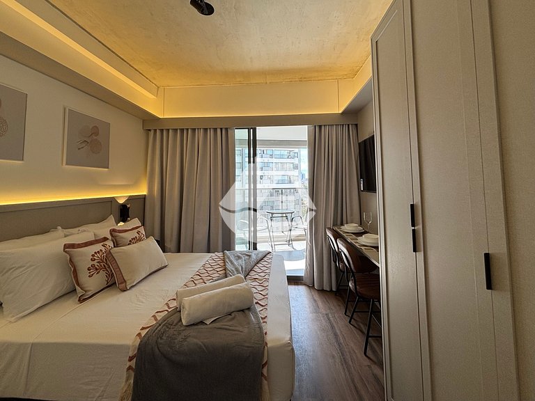 Modern studio - Vila Madalena metro station