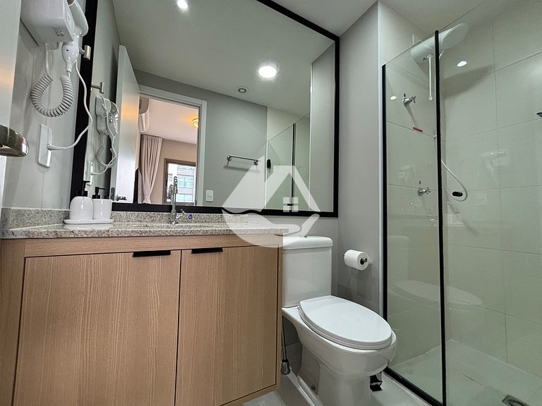 Apartamento 1 dorm. - 4 hóspedes - AC - Piscina